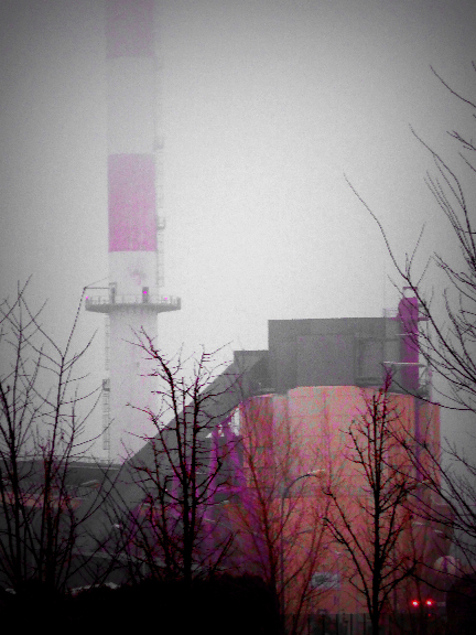 Usine Euroglas à Hombourg dans le brouillard