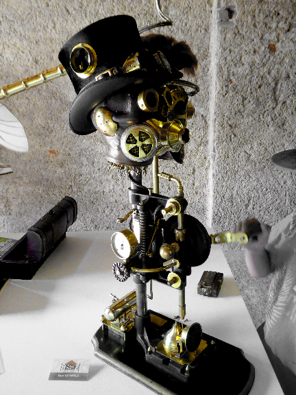 Robot de l'exposition "EnGRANGEr de l'Art" à Burnhaupt-le-Haut