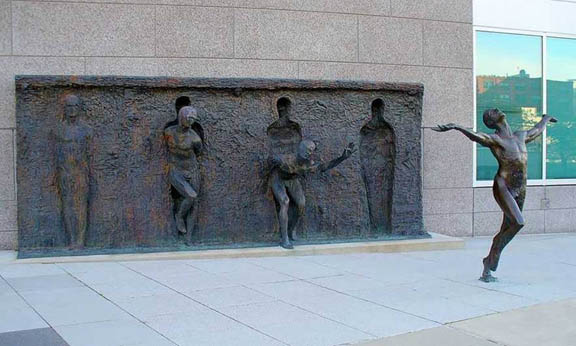Break Through From Your Mold, par Zenos Frudakis, Philadelphie, Pennsylvanie, USA