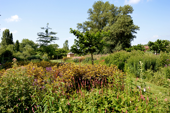 La cabane au fond du jardin du temps à Illzach Alsace