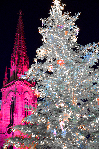 Illumination du Temple Saint Etienne vu de la Place de la  Victoire.